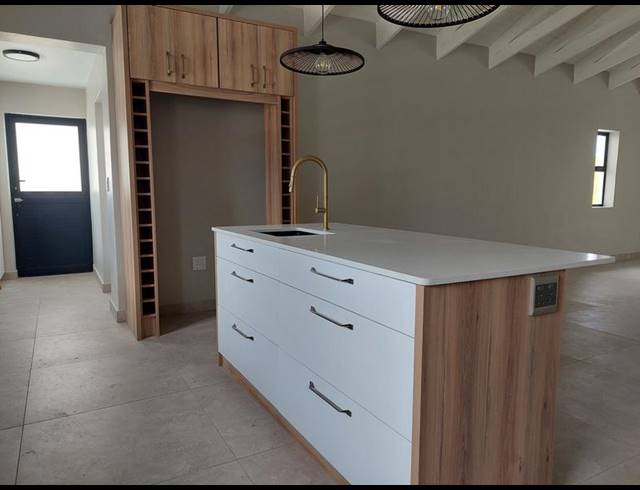 3 BEDROOM HOUSE FOR SALE IN SHELLEY POINT